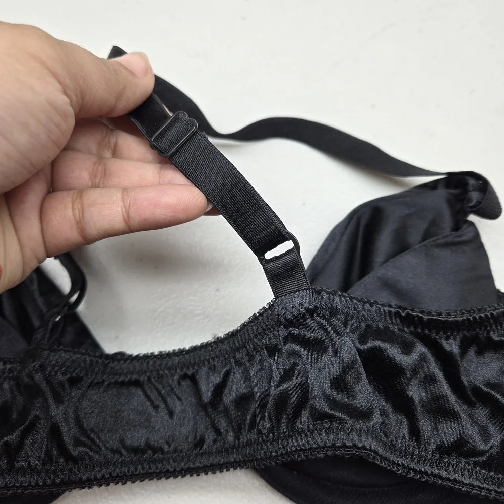Victoria's Secret Women‎ Bra 34B Black Underwired Unlined Strap Adjustable